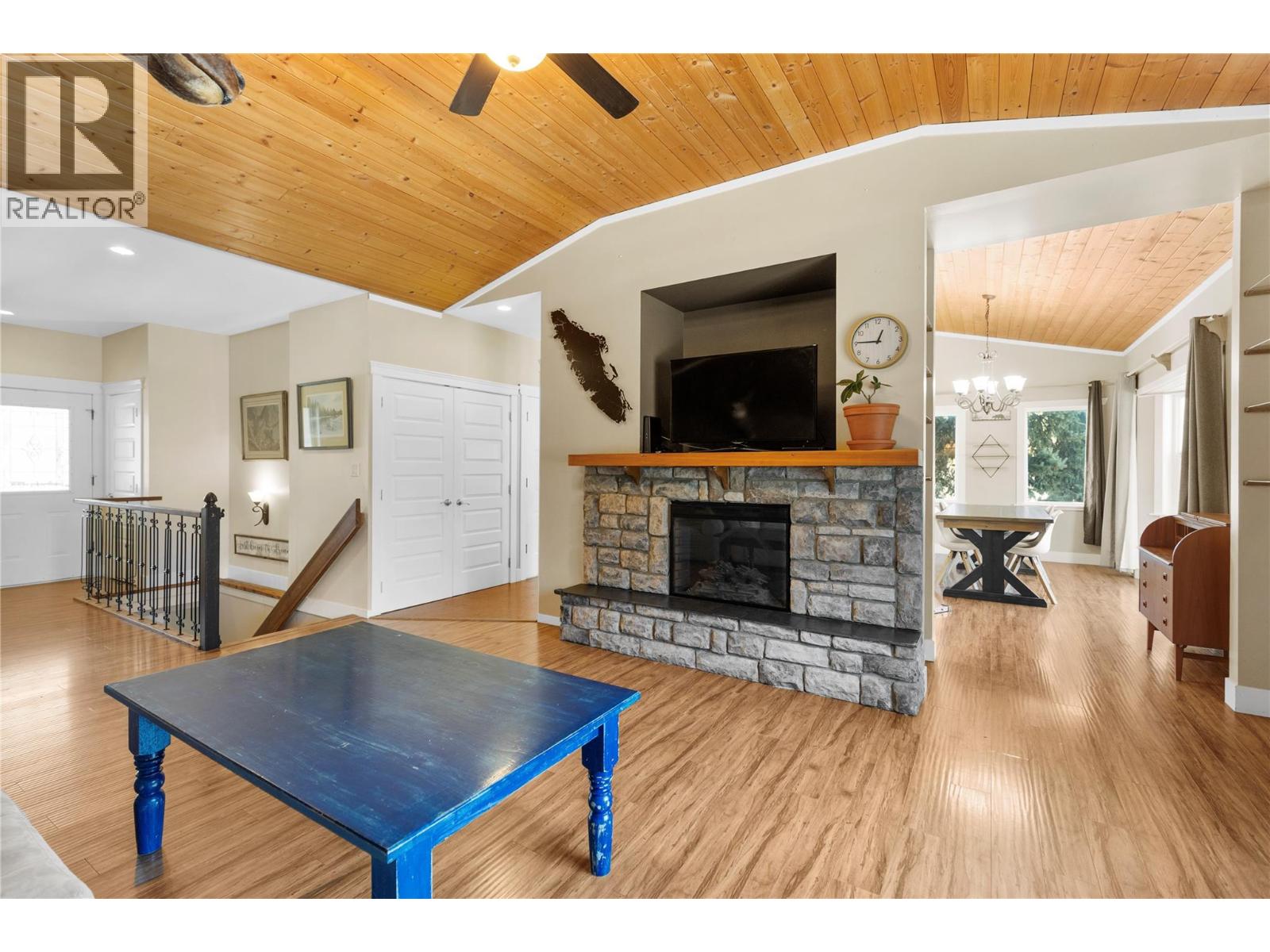 588 MCLEAN ROAD - 16