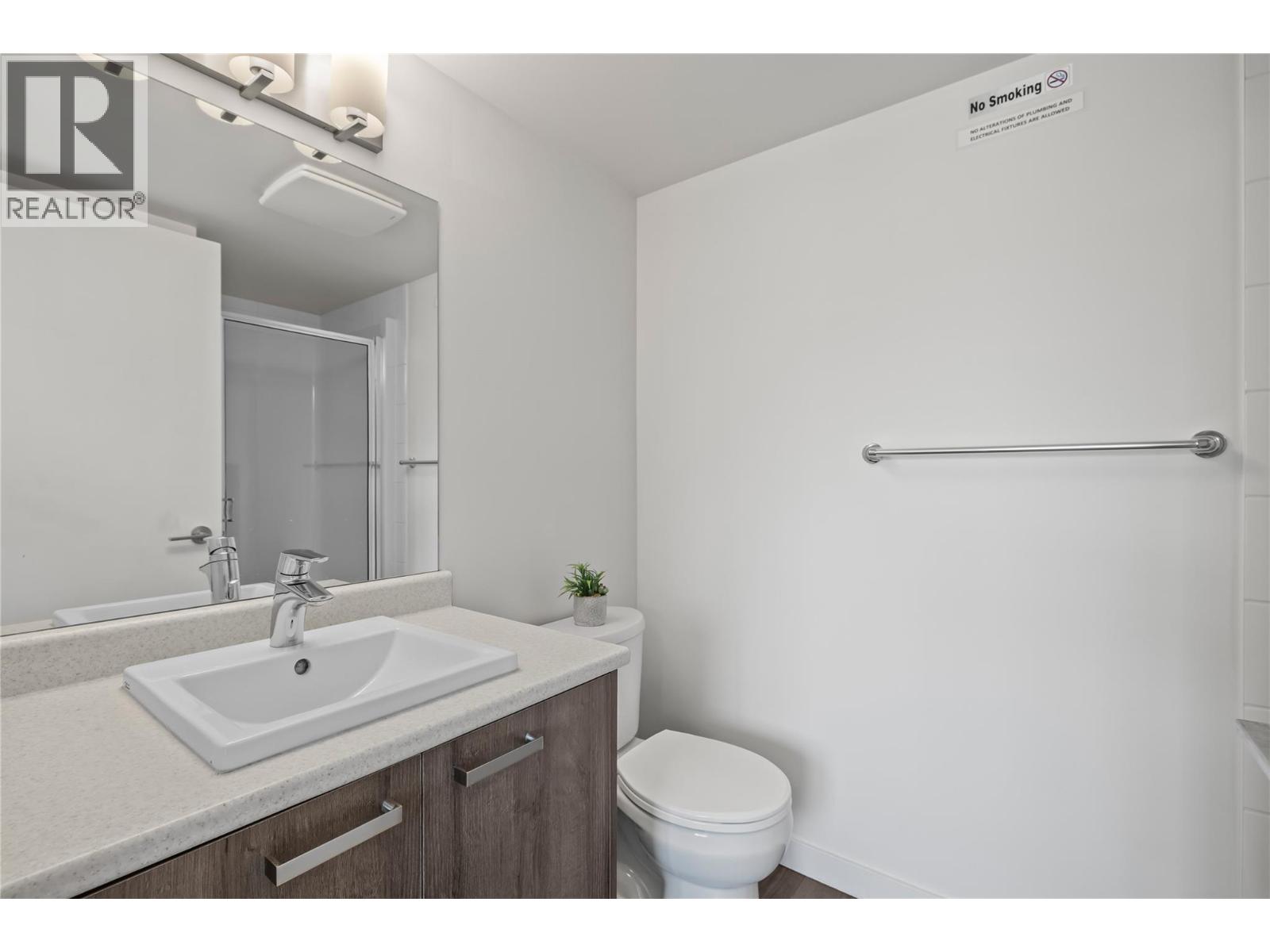 PH17 775 ACADEMY Way, Kelowna