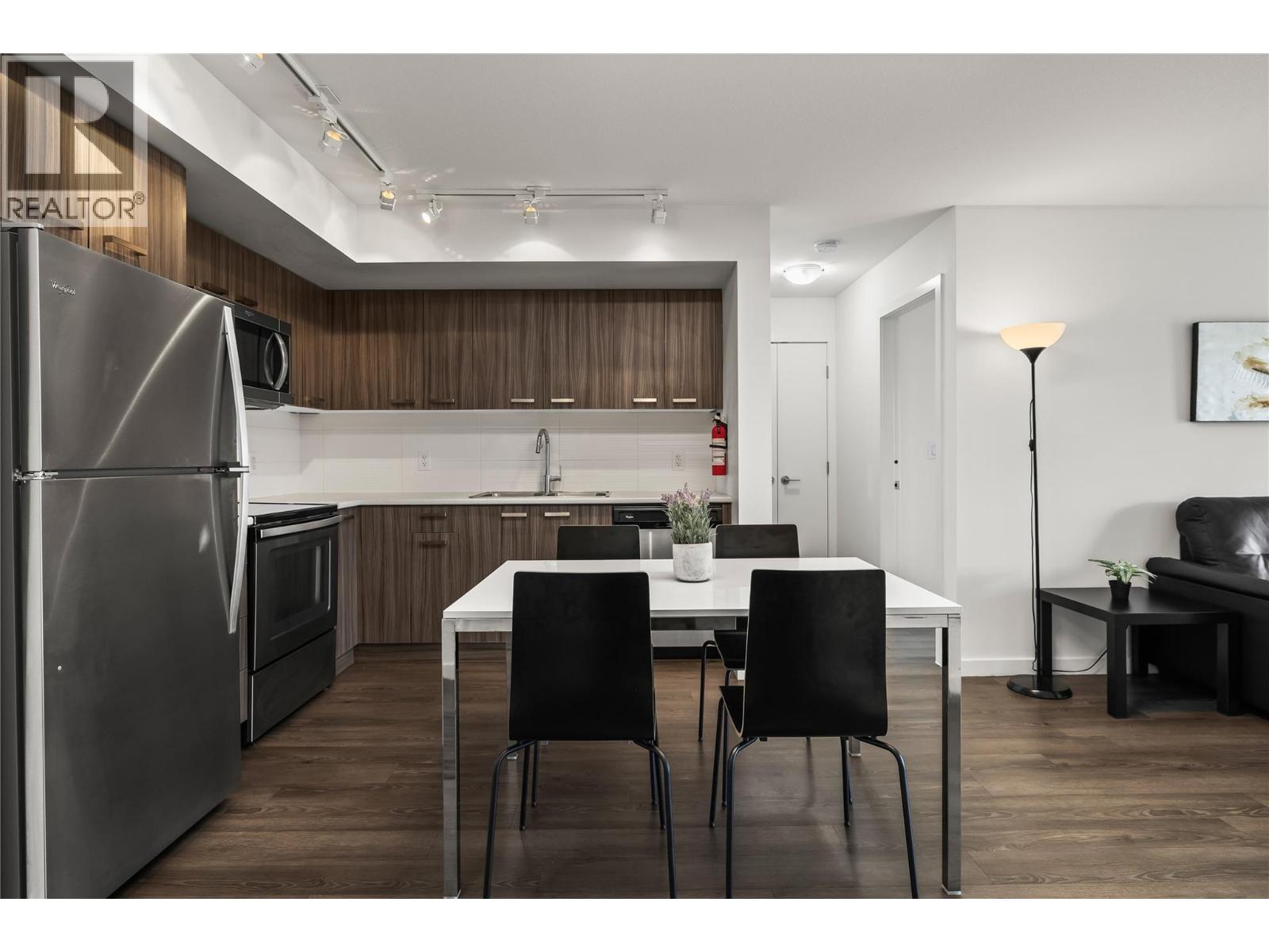 PH17 775 ACADEMY Way, Kelowna