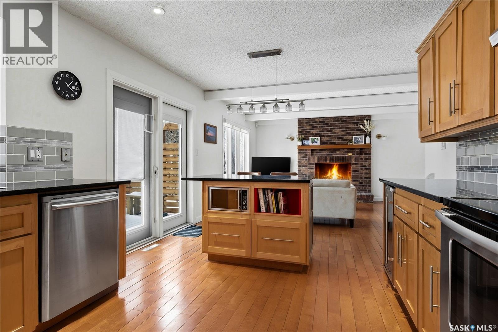 Single Family House 2 Level for Sale in  Rogers ROAD Regina 