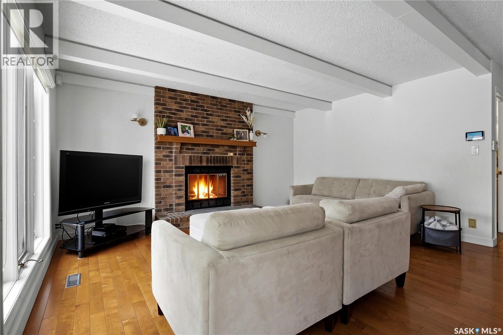 Single Family House 2 Level for Sale in  Rogers ROAD Regina 