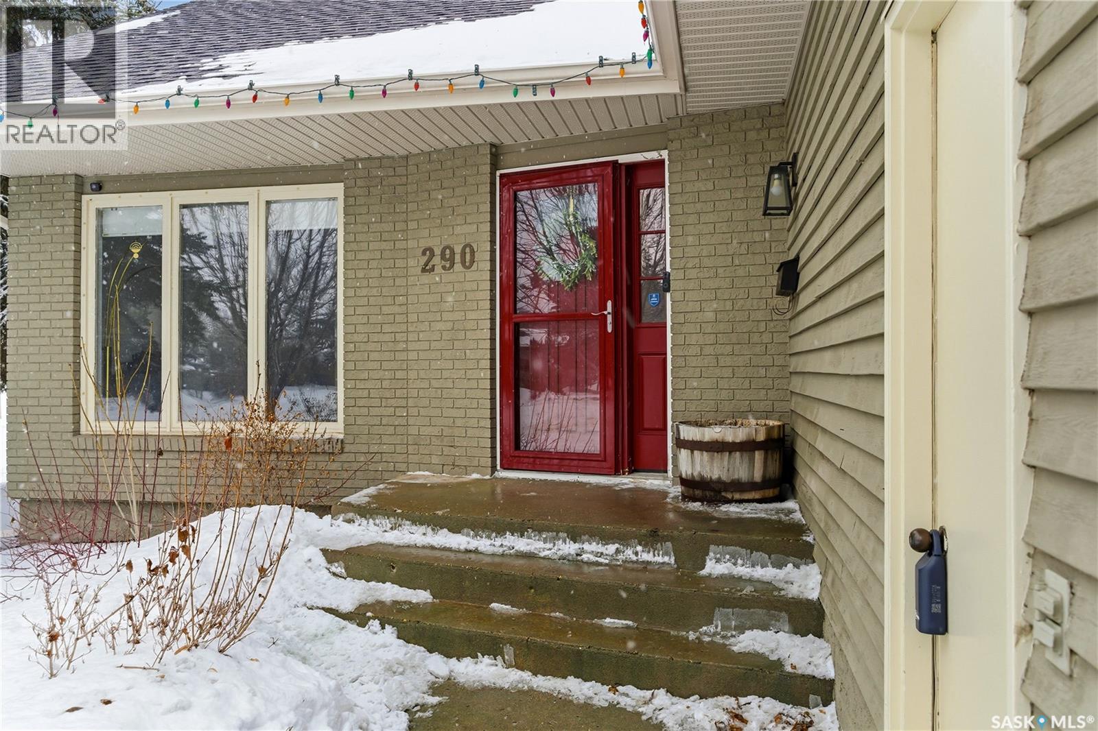 Single Family House 2 Level for Sale in  Rogers ROAD Regina 