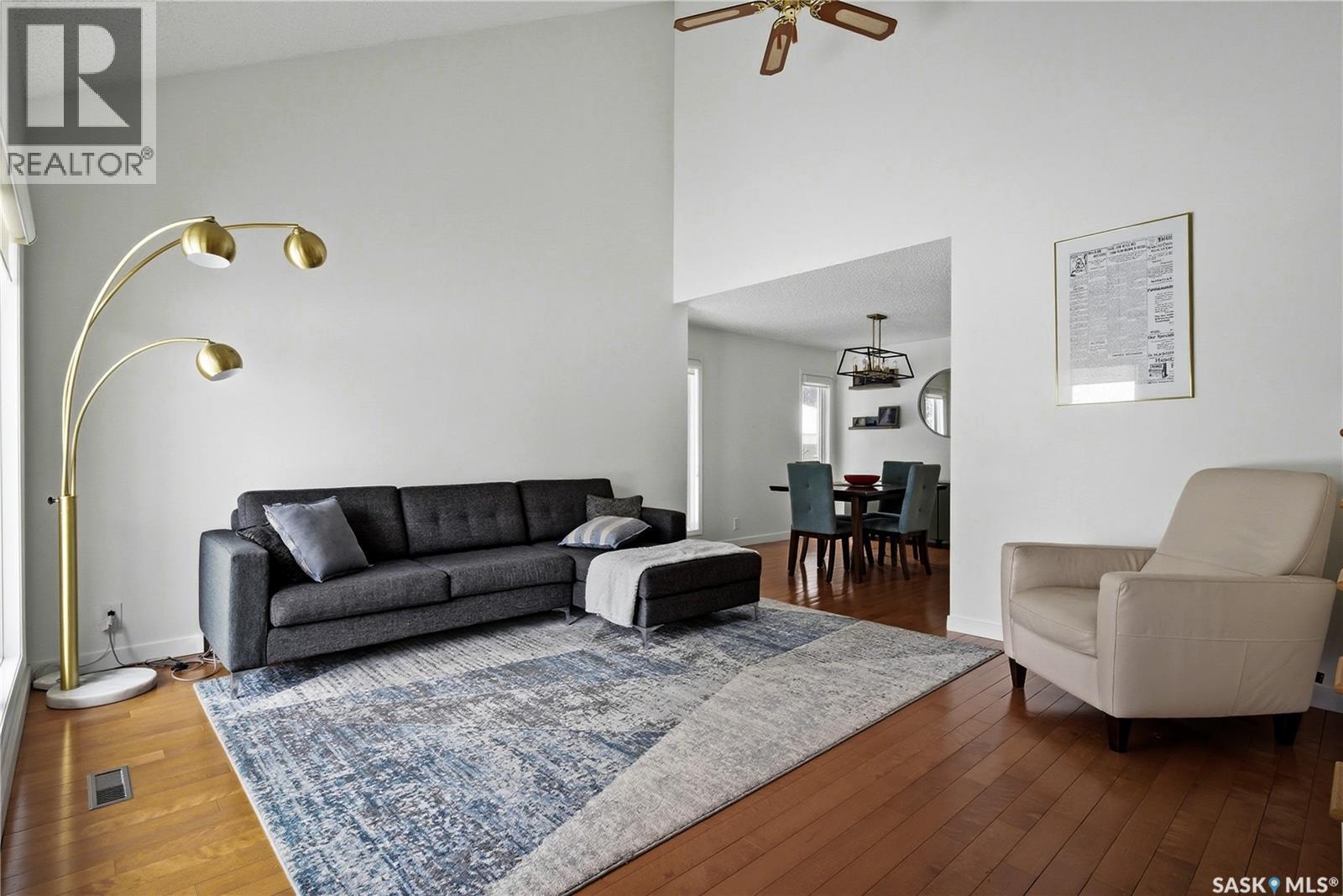 Single Family House 2 Level for Sale in  Rogers ROAD Regina 