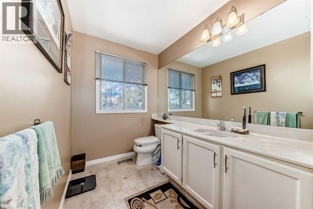 Single Family House for Sale in  Woodbine Boulevard SW Woodbine Calgary 