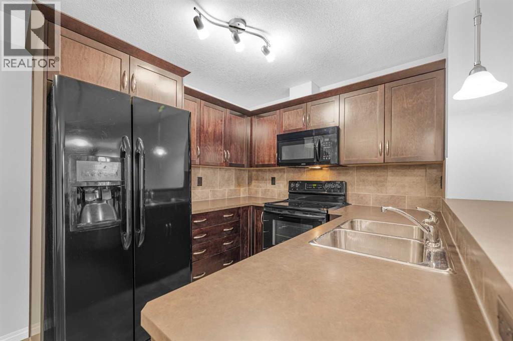 Single Family House for Sale in   Country Village Manor NE Country Hills Village Calgary 