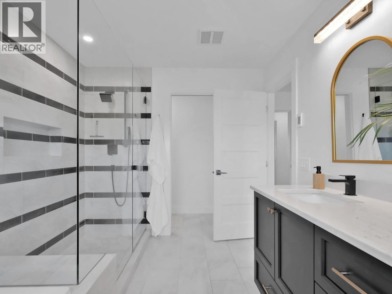  767 Acadia Street, Kelowna