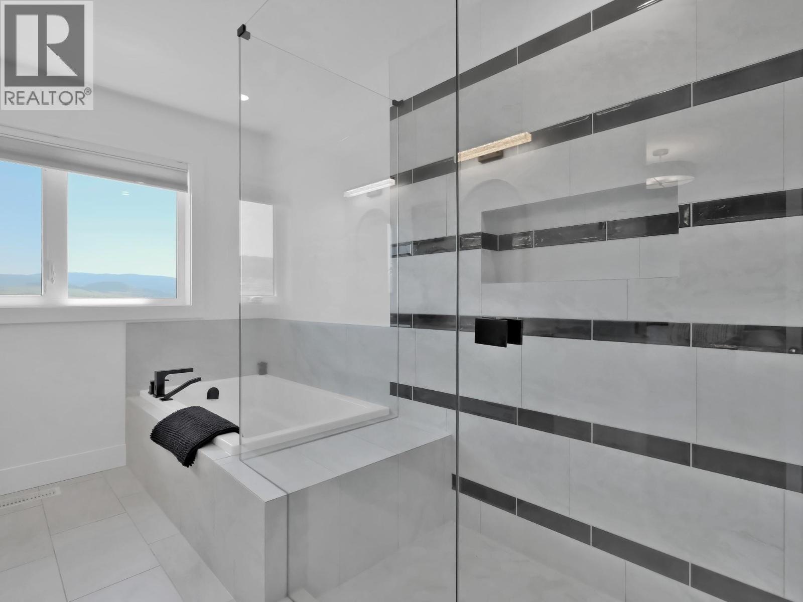  767 Acadia Street, Kelowna