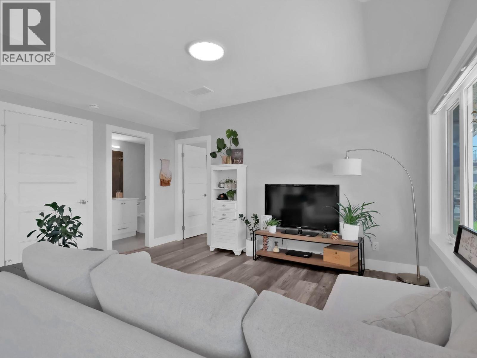  767 Acadia Street, Kelowna