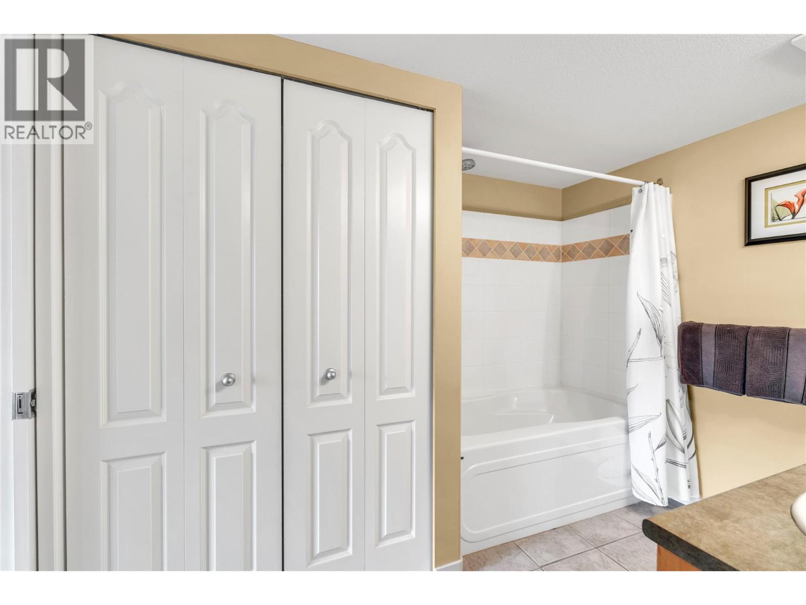 7600 Cottonwood Drive Unit# 304, Osoyoos