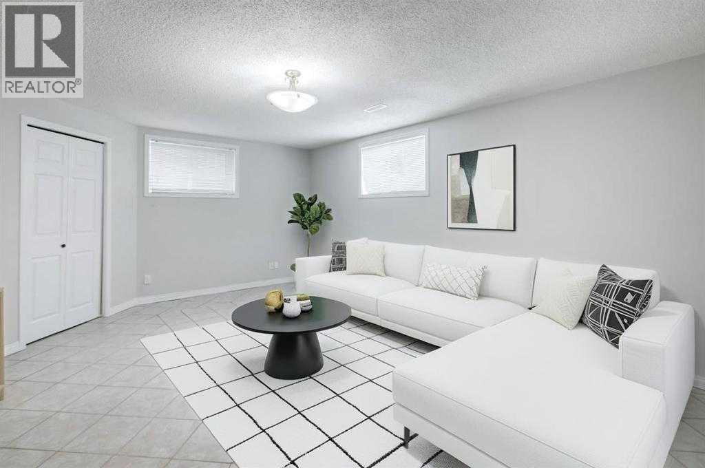 Single Family House for Sale in  Rocky Ridge Heights NW Rocky Ridge Calgary 