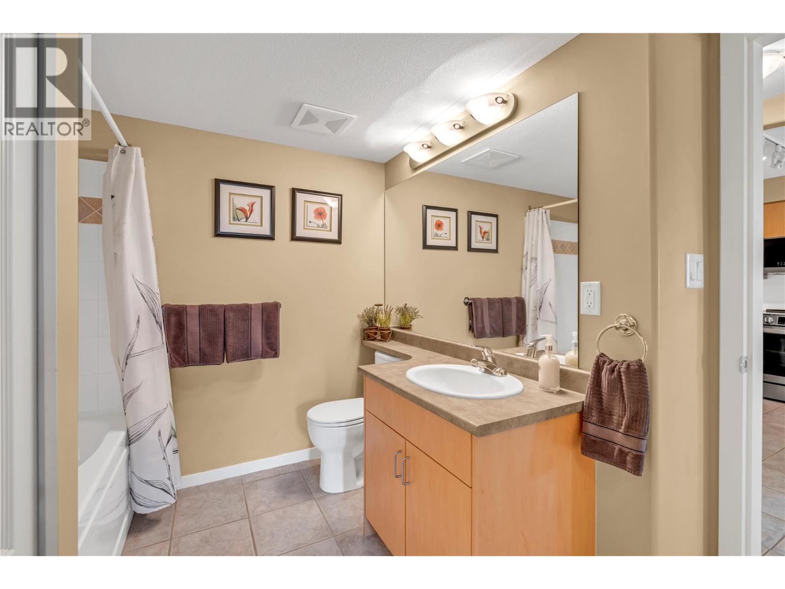 7600 Cottonwood Drive Unit# 304, Osoyoos