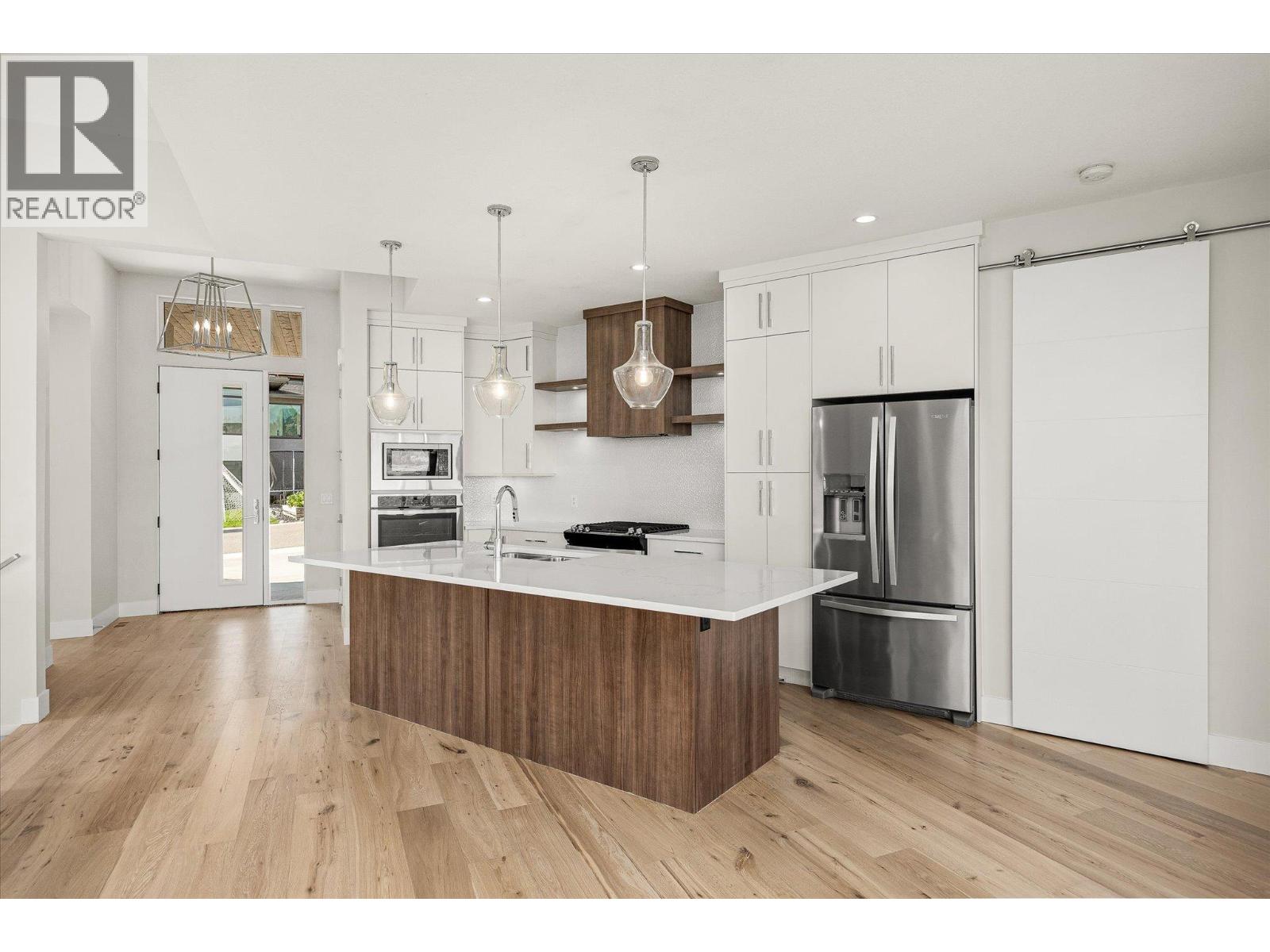  1341 Sladen Crescent, Kelowna