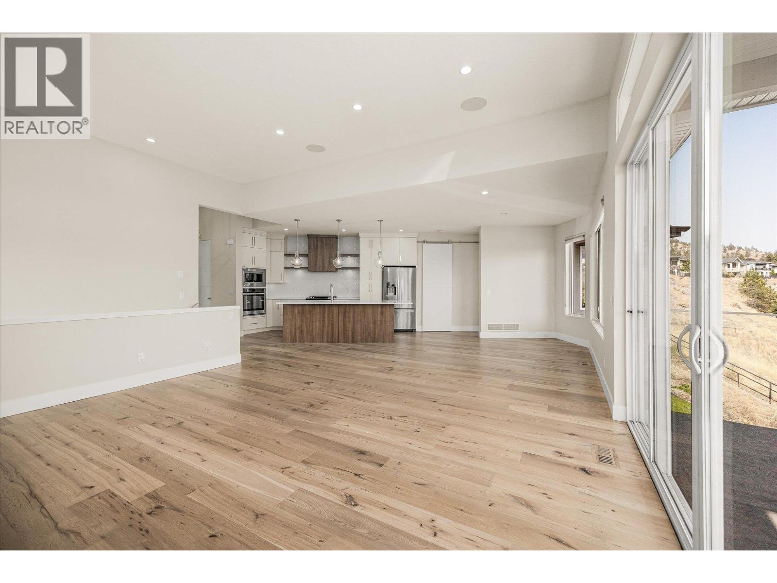  1341 Sladen Crescent, Kelowna