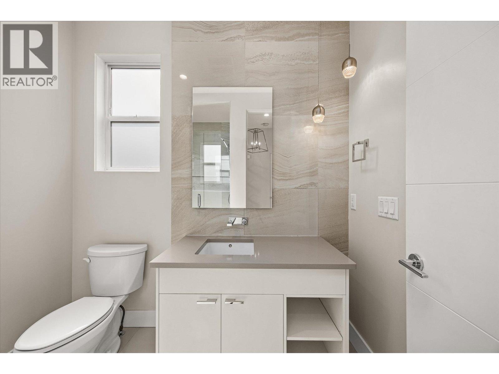  1341 Sladen Crescent, Kelowna