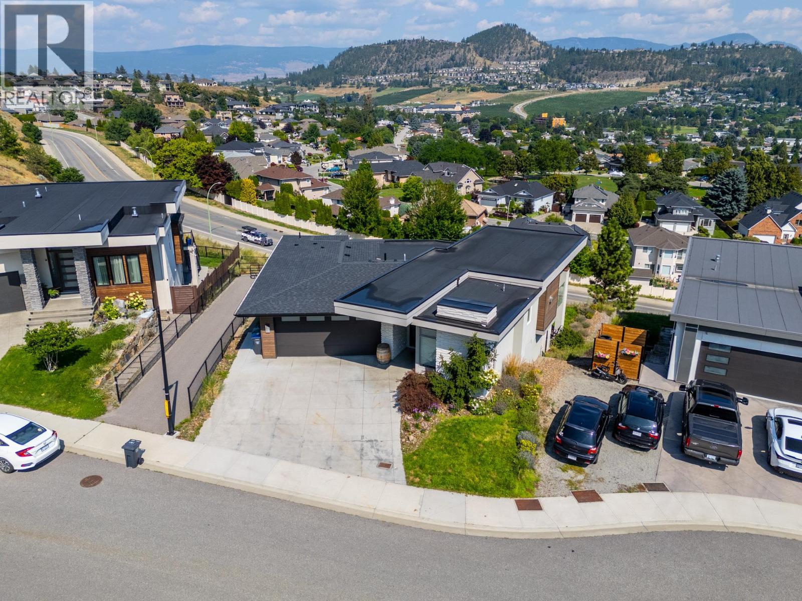  1341 Sladen Crescent, Kelowna