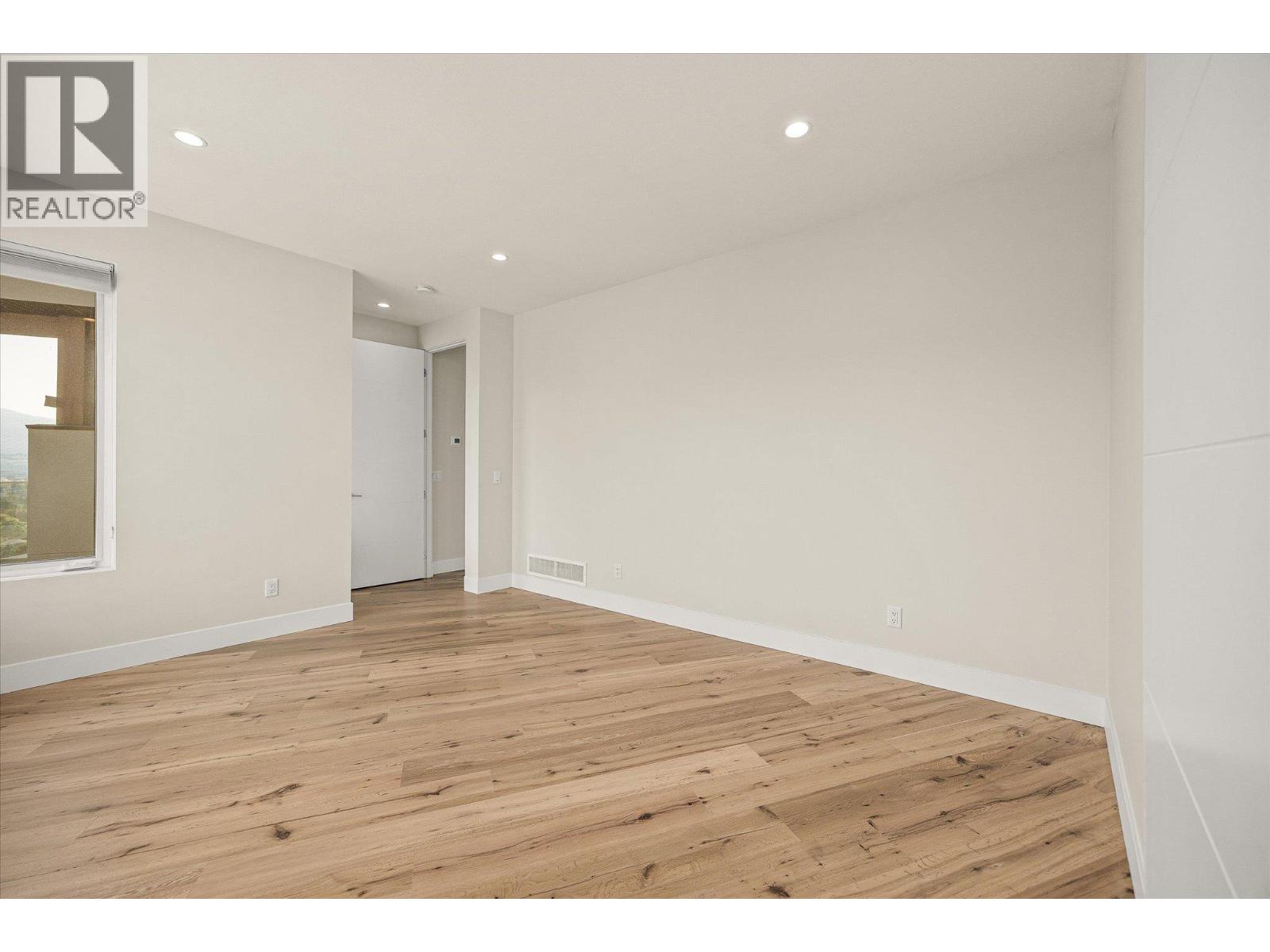  1341 Sladen Crescent, Kelowna