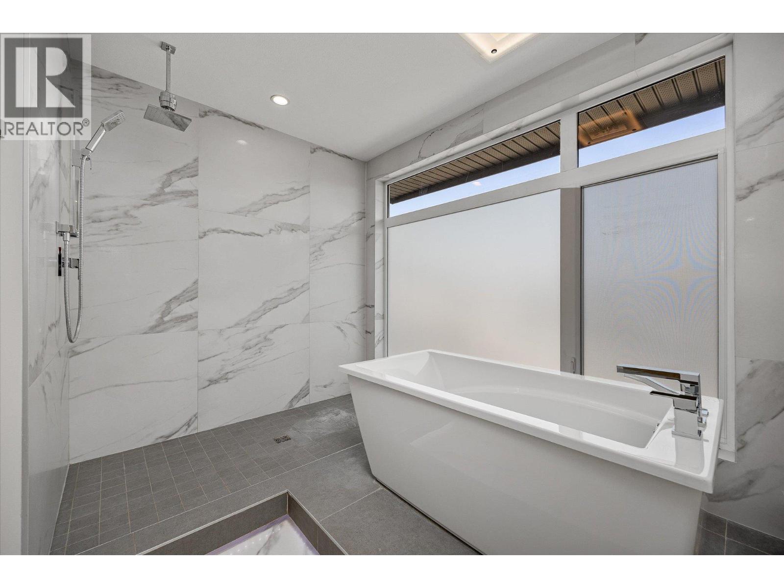  1341 Sladen Crescent, Kelowna