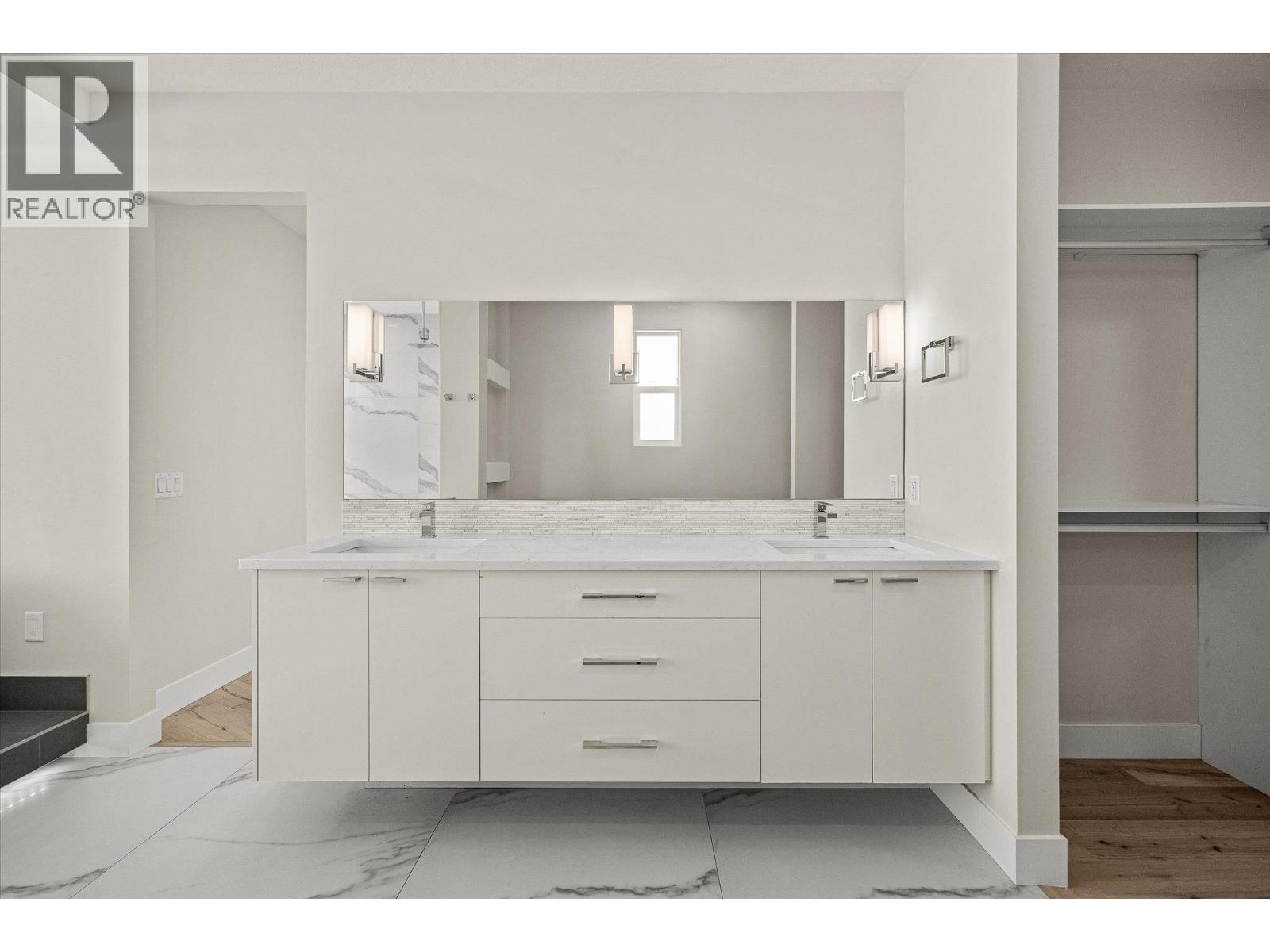  1341 Sladen Crescent, Kelowna