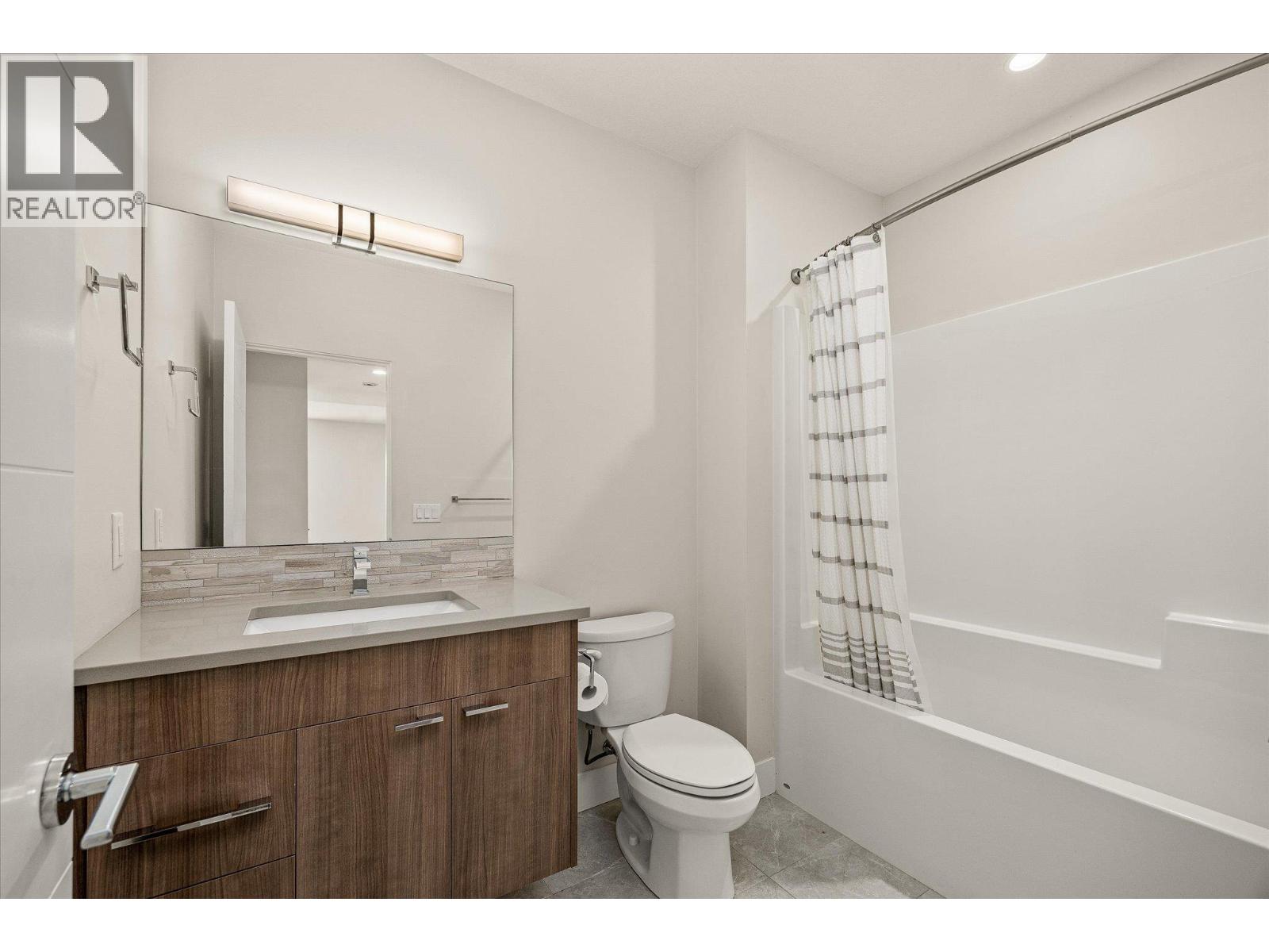  1341 Sladen Crescent, Kelowna