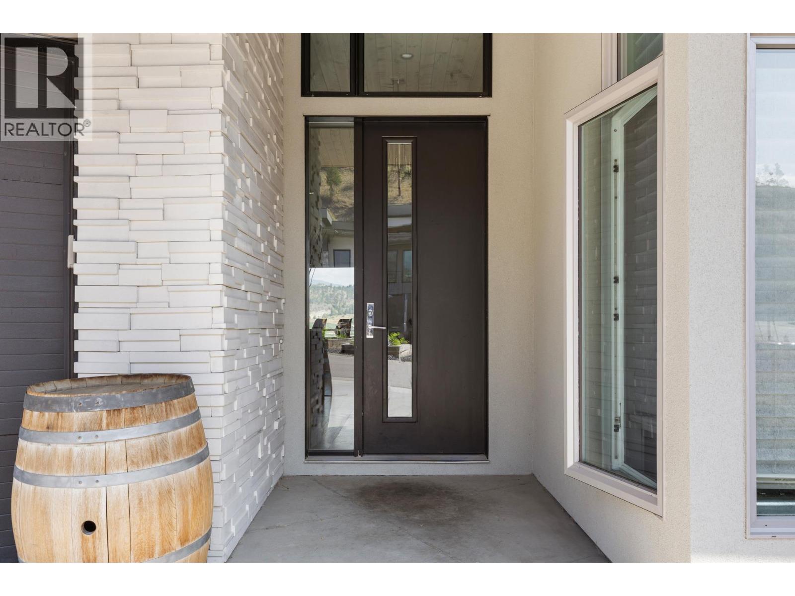  1341 Sladen Crescent, Kelowna