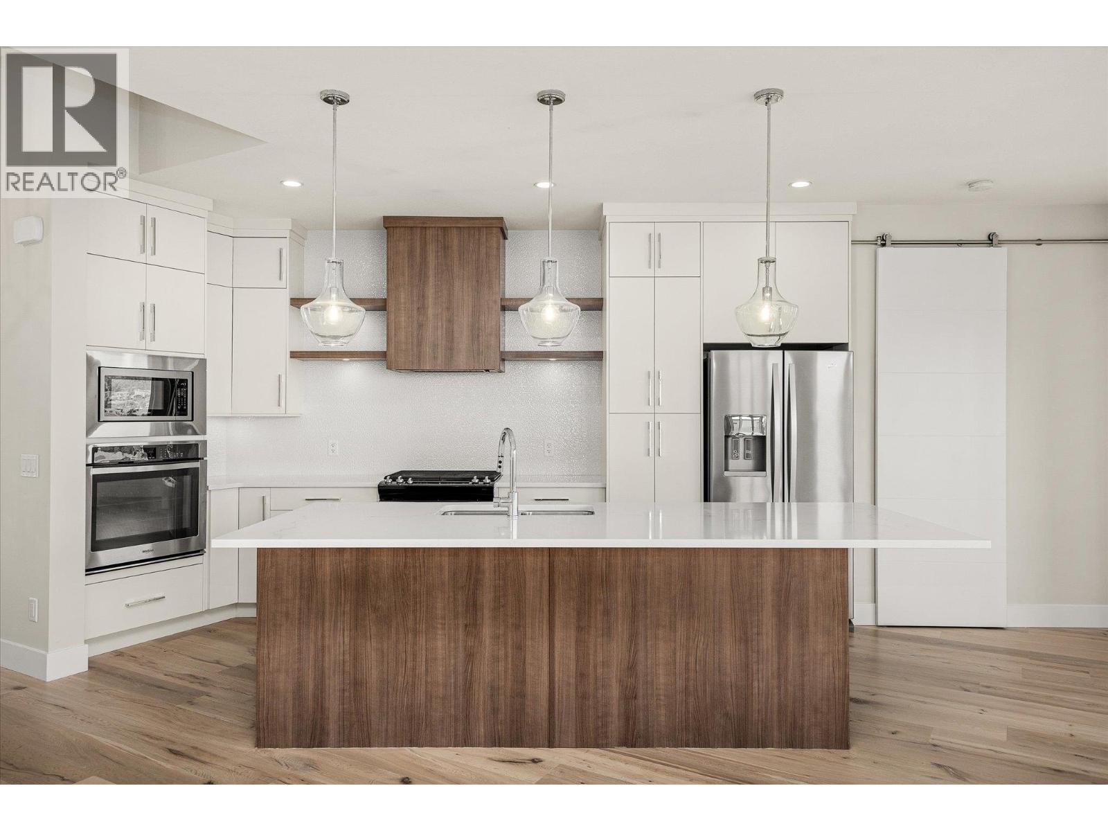  1341 Sladen Crescent, Kelowna