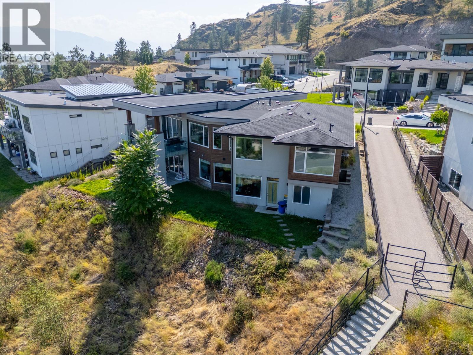  1341 Sladen Crescent, Kelowna