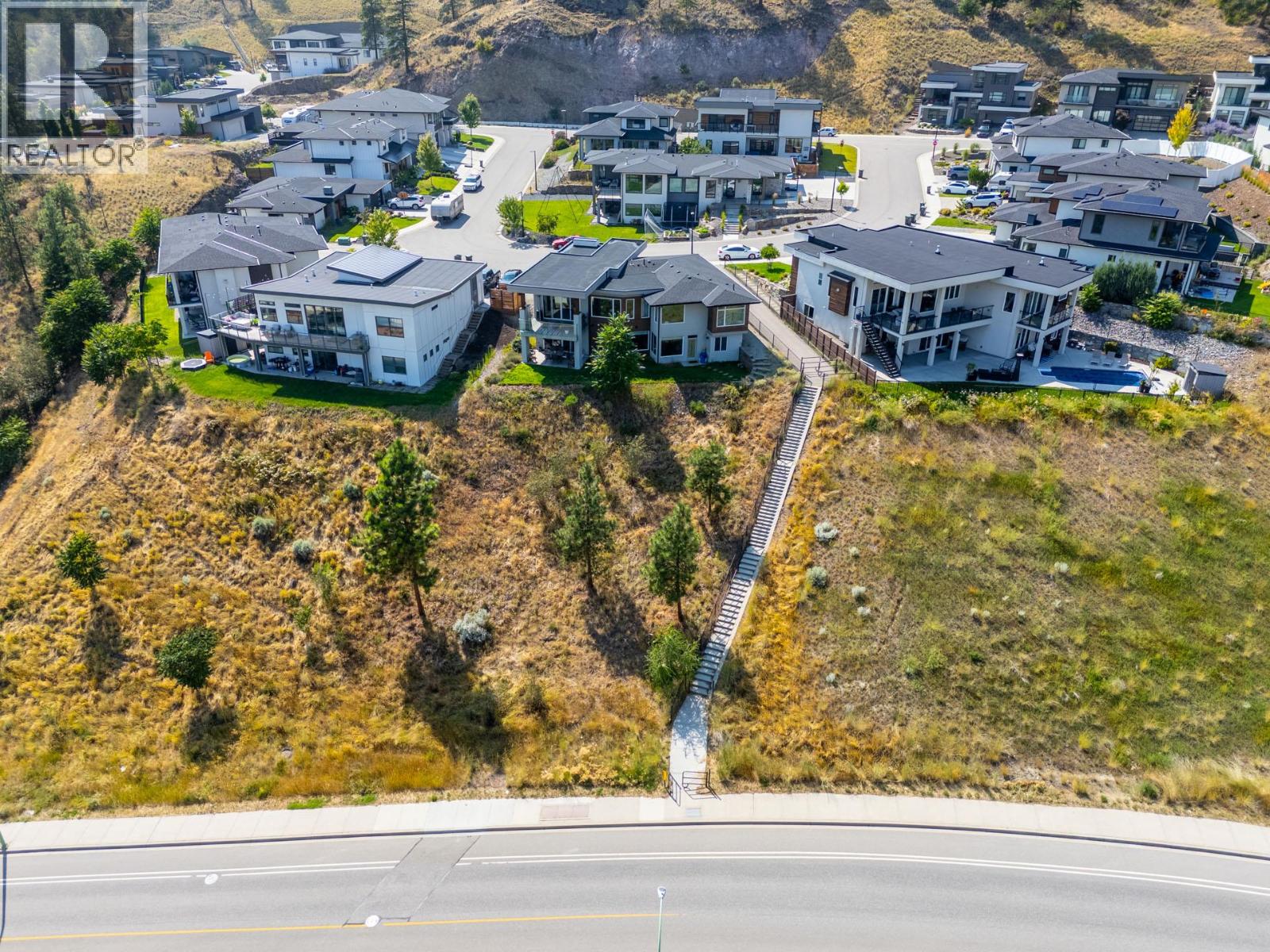  1341 Sladen Crescent, Kelowna