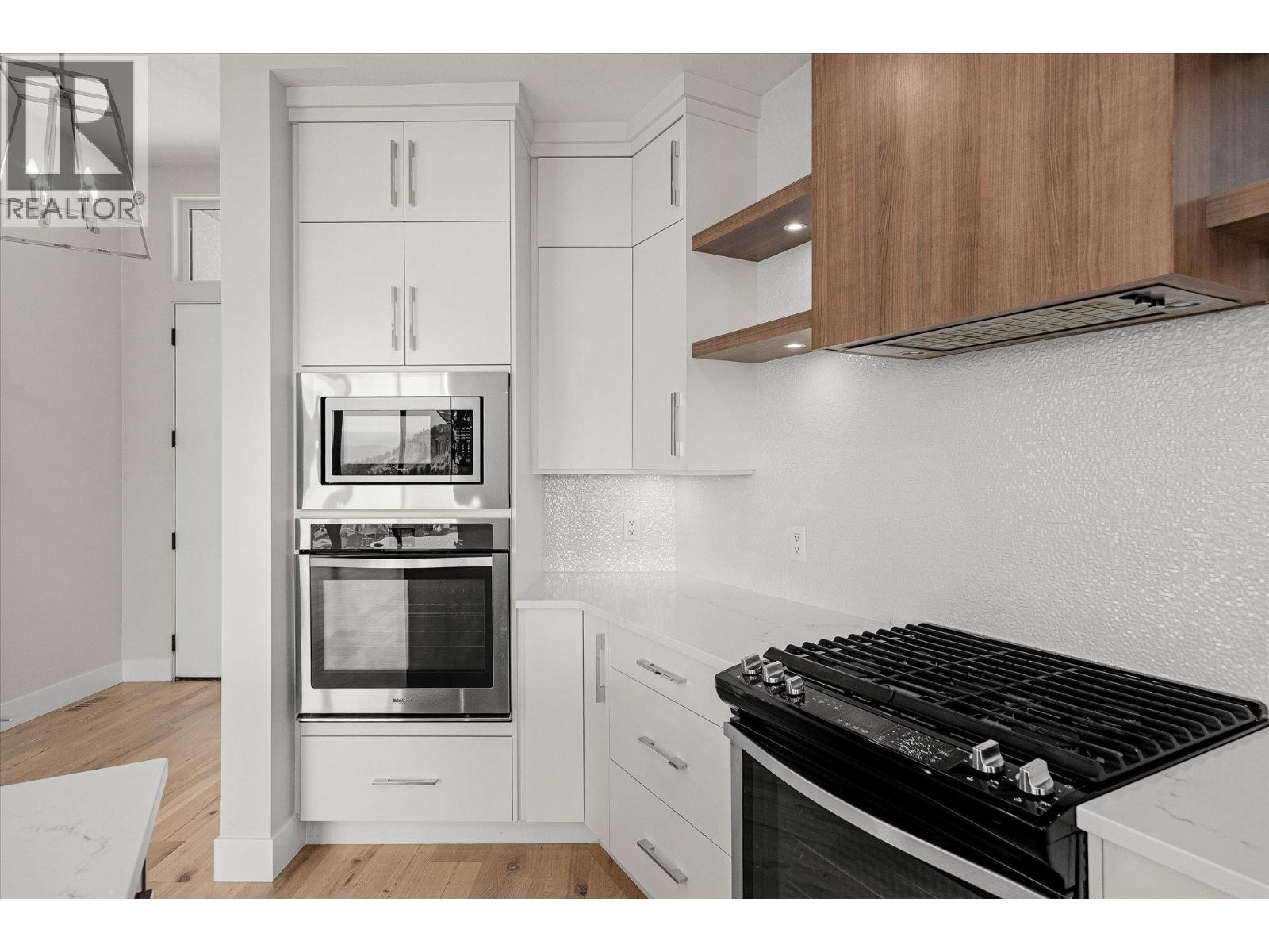  1341 Sladen Crescent, Kelowna