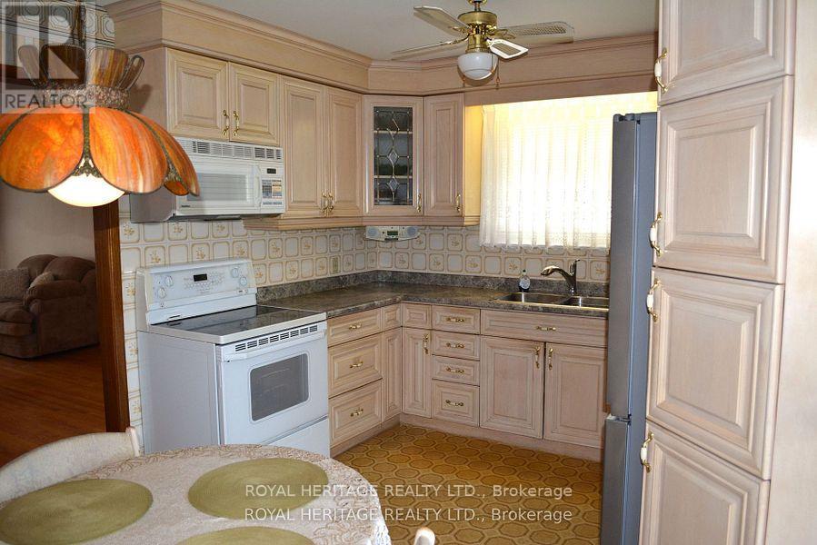62 BRANT COURT - 24
