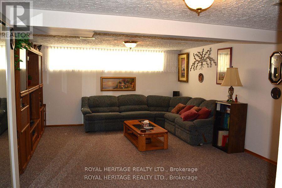 62 BRANT COURT - 27