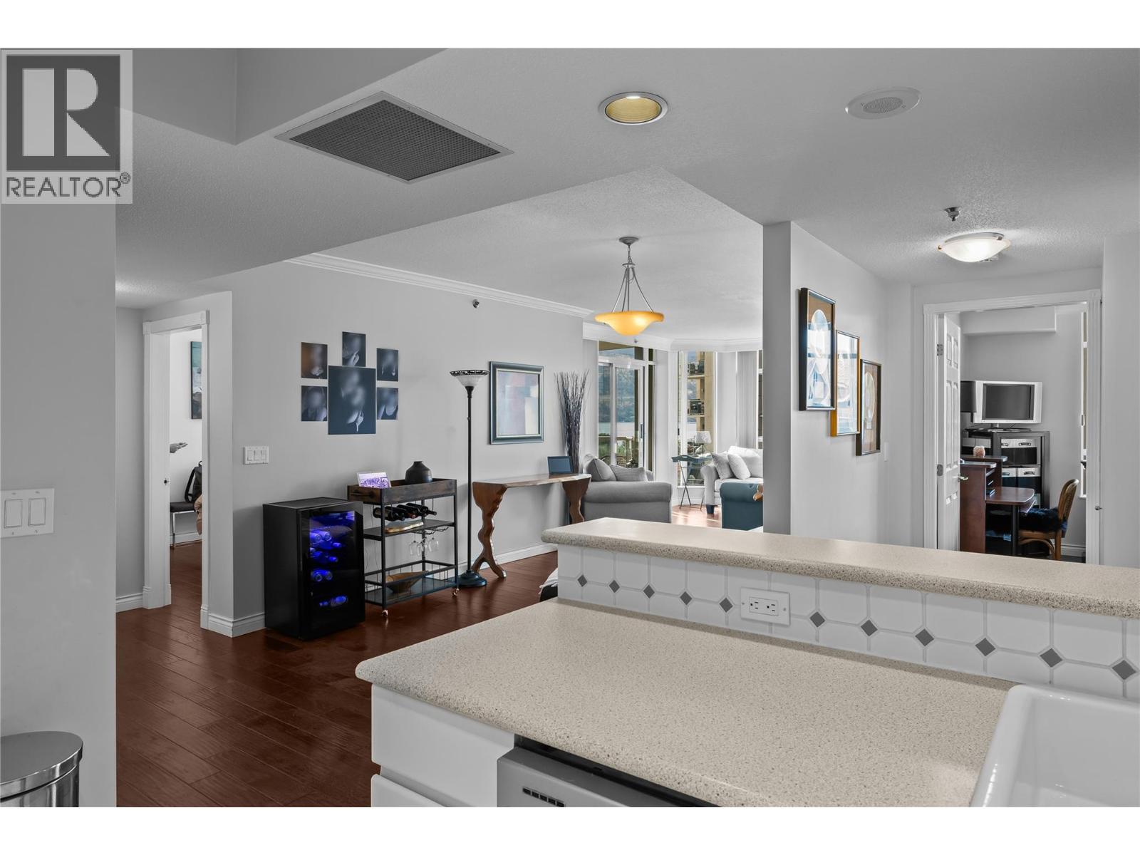 706 1152 Sunset Drive, Kelowna