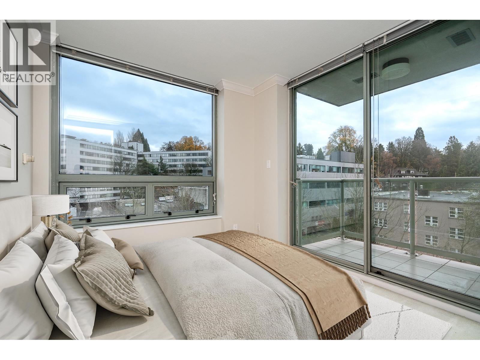 602 1550 W 15TH AVENUE, Vancouver