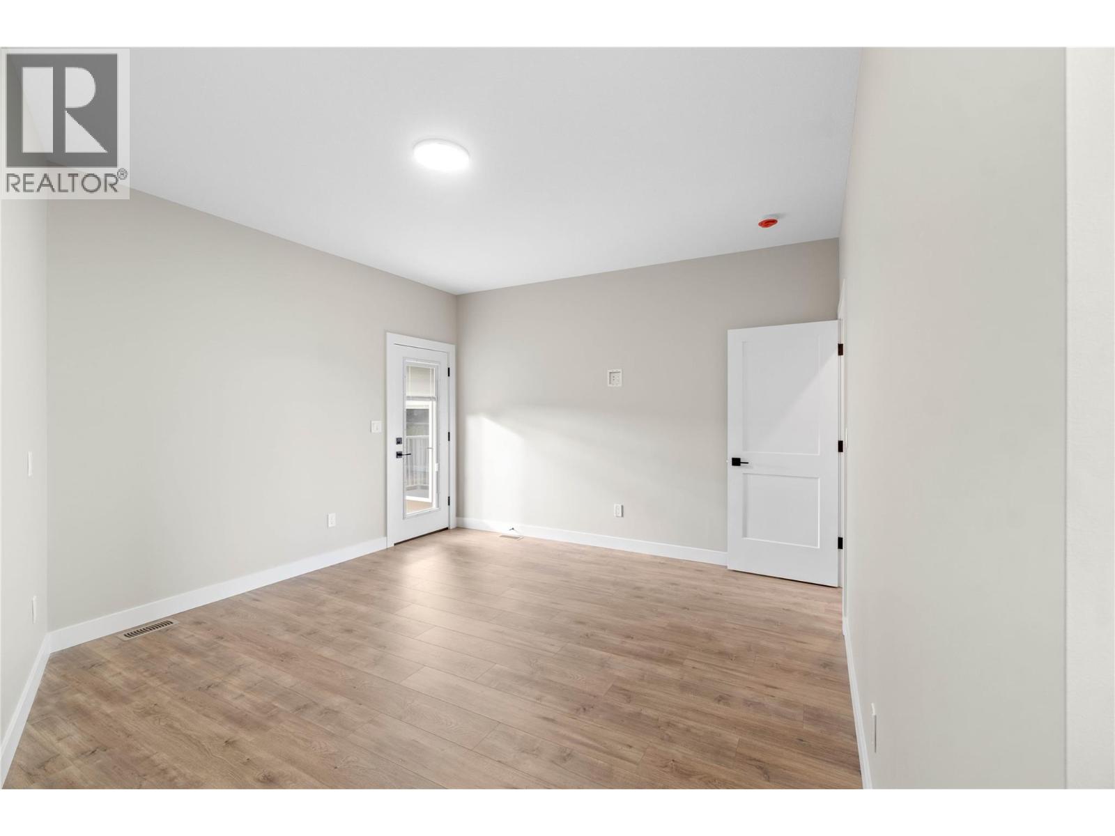 300 BROOKE Drive - 24