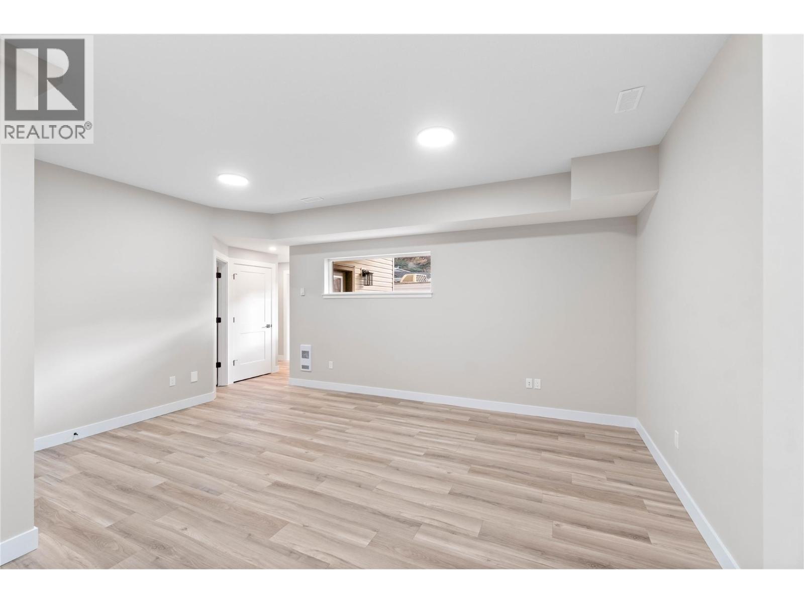 300 BROOKE Drive - 15