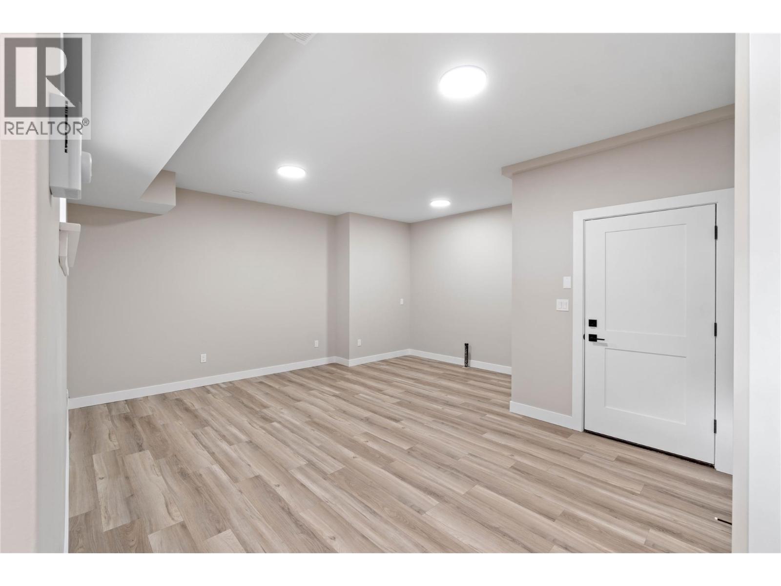 300 BROOKE Drive - 5