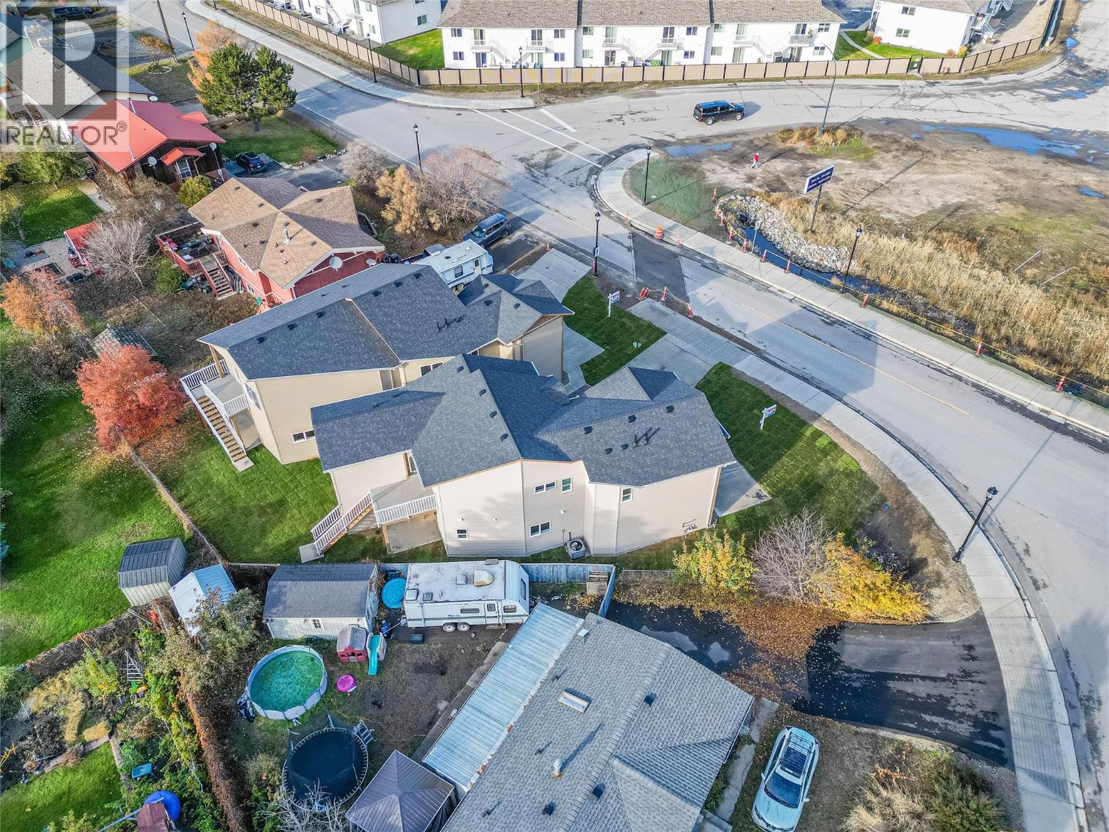 300 BROOKE Drive - 40