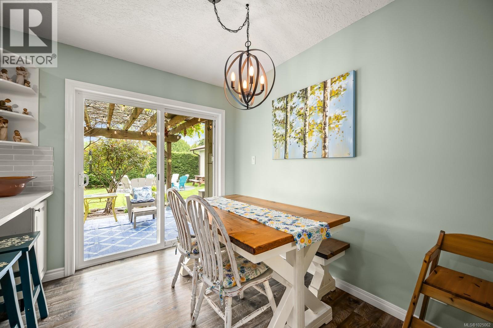 3879 Wavecrest Rd, Campbell River