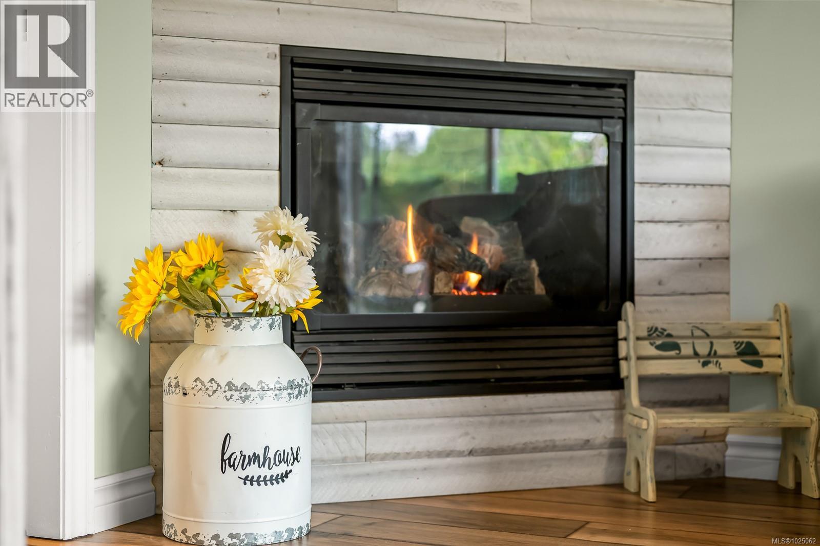 3879 Wavecrest Rd, Campbell River