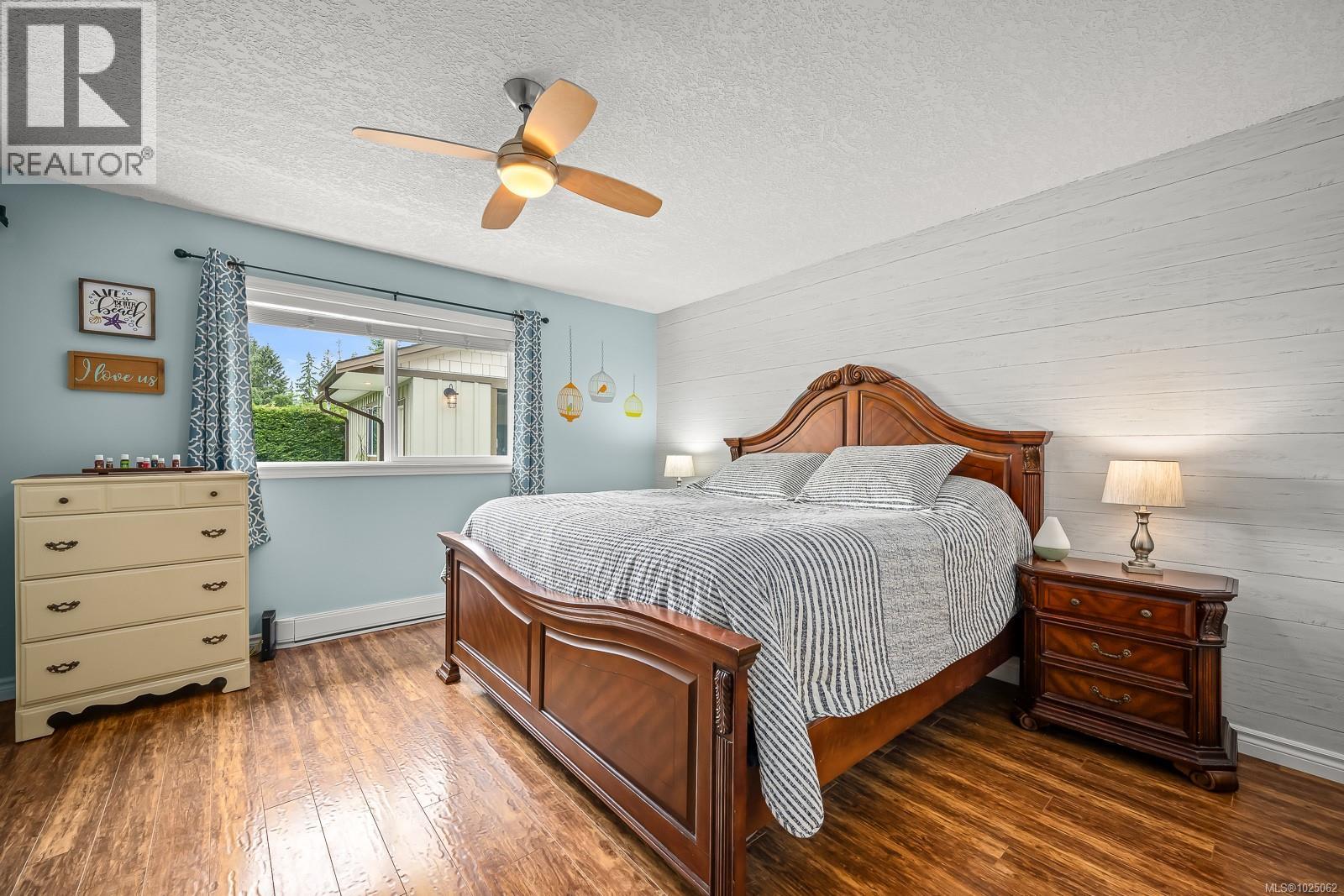 3879 Wavecrest Rd, Campbell River