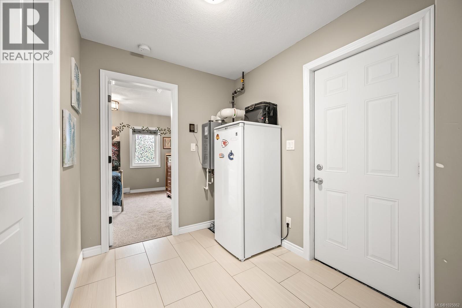 3879 Wavecrest Rd, Campbell River