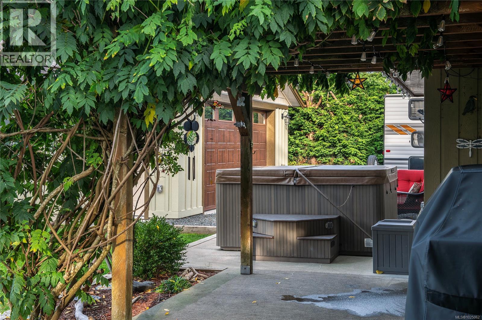 3879 Wavecrest Rd, Campbell River