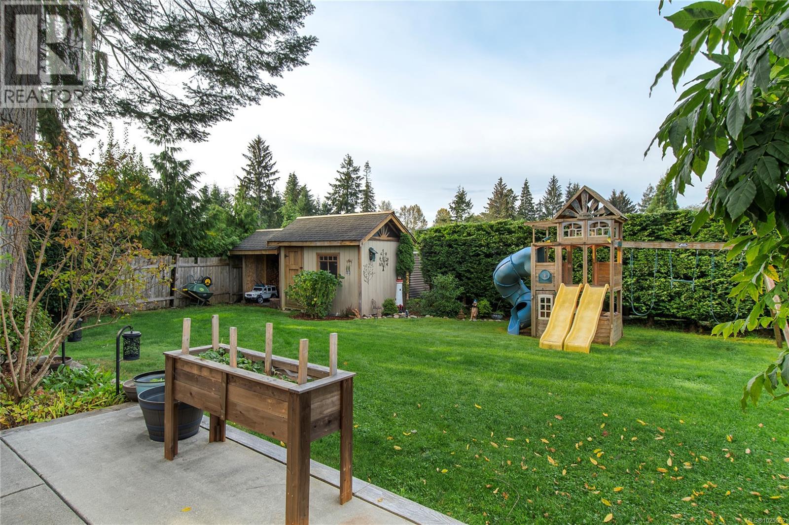 3879 Wavecrest Rd, Campbell River