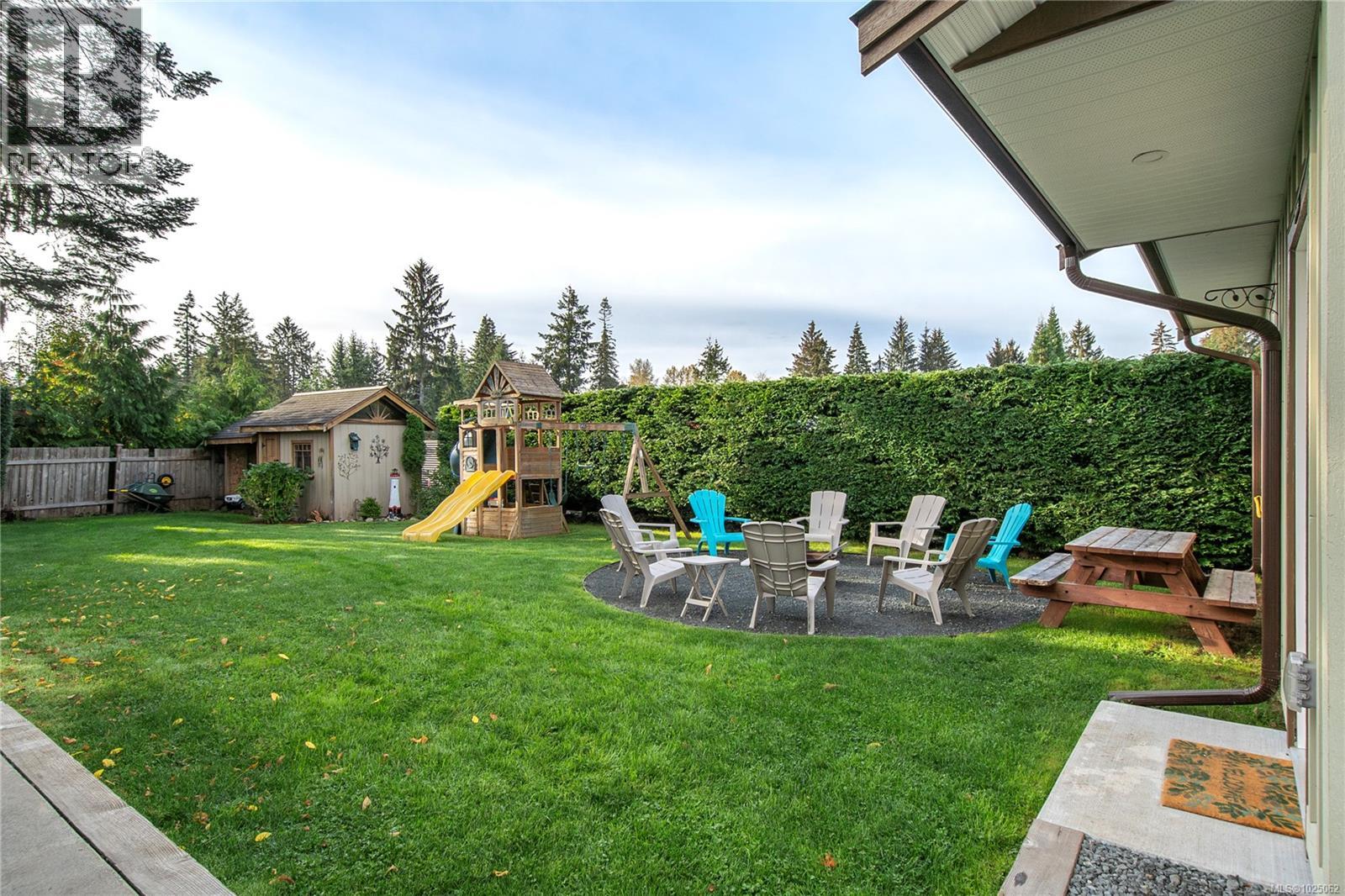 3879 Wavecrest Rd, Campbell River