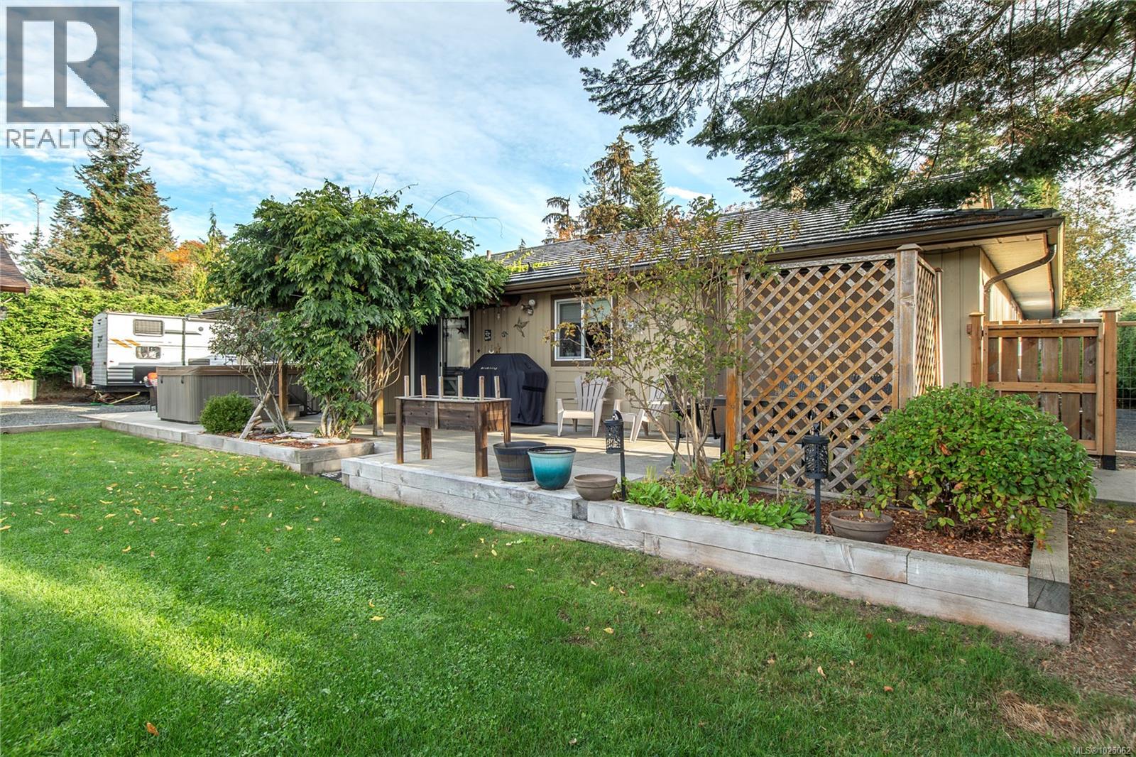 3879 Wavecrest Rd, Campbell River