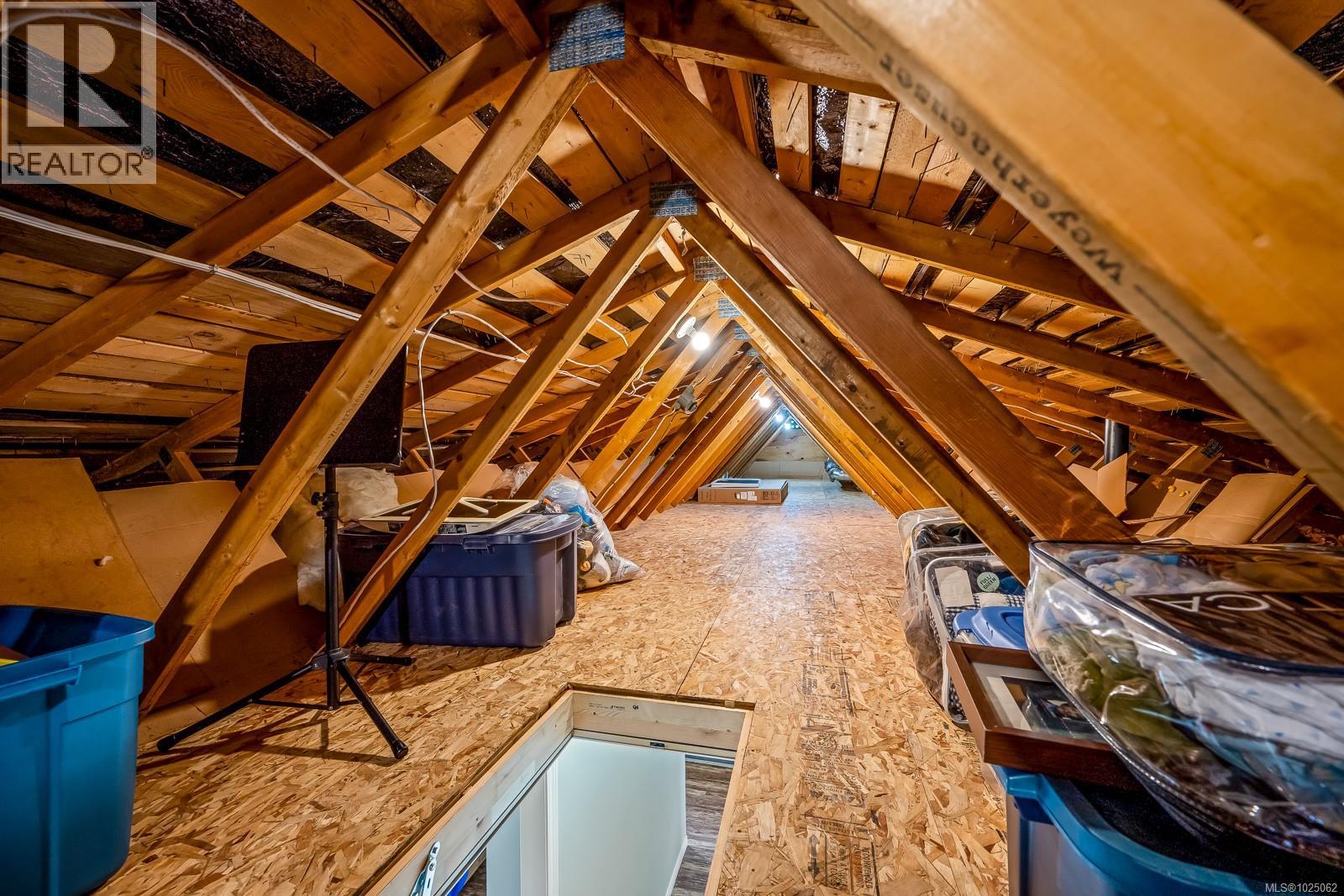 3879 Wavecrest Rd, Campbell River