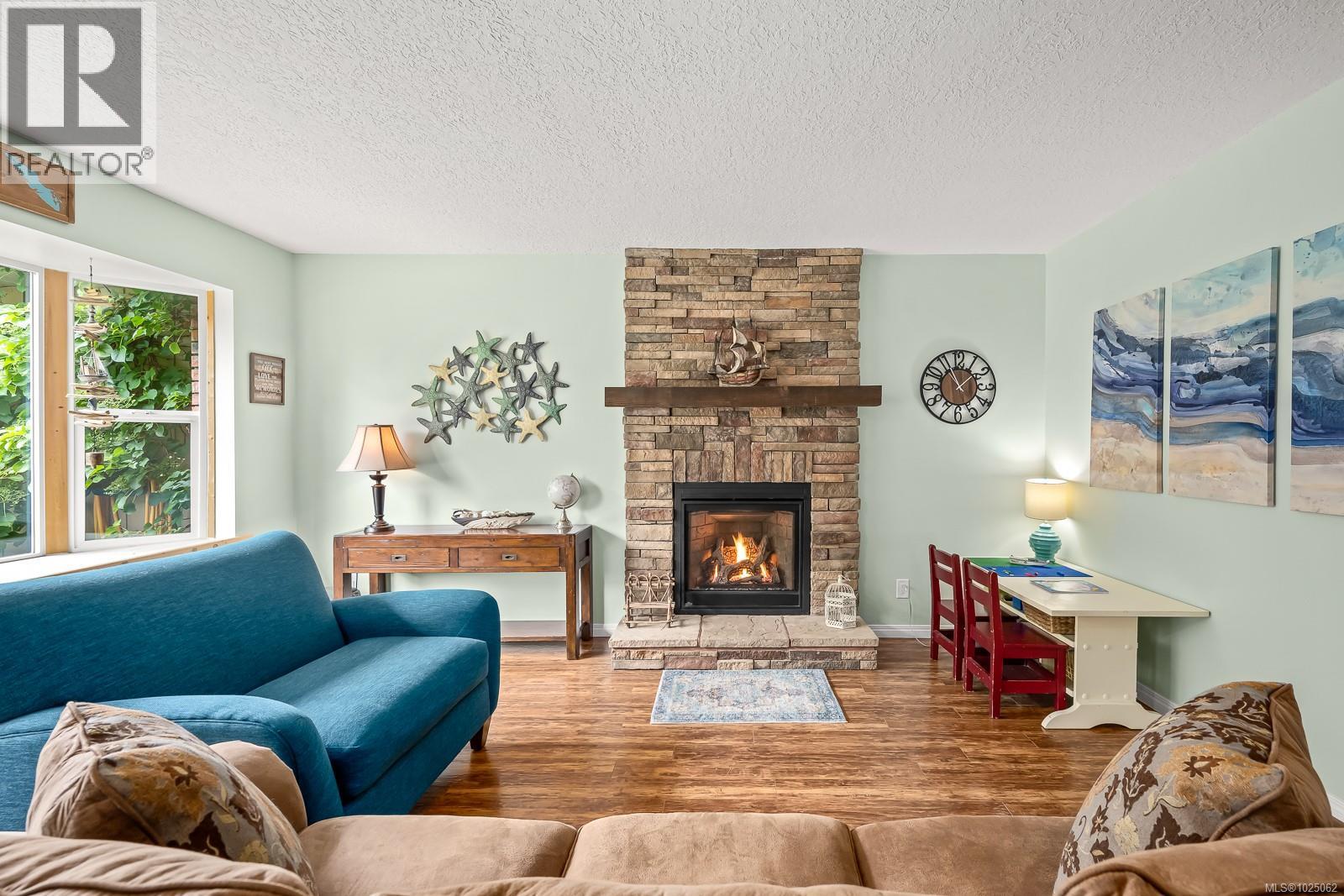 3879 Wavecrest Rd, Campbell River