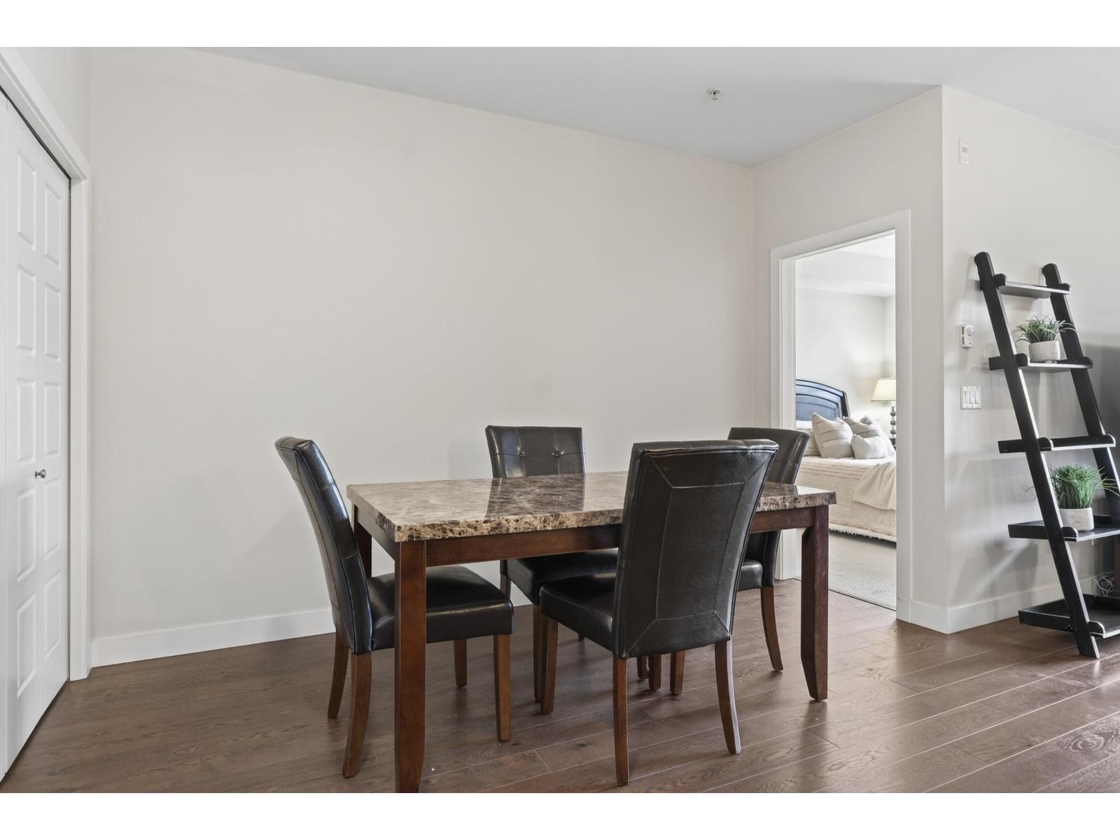 216 20068 FRASER HIGHWAY, Langley