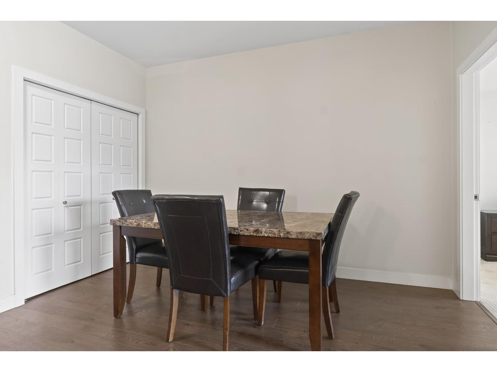 216 20068 FRASER HIGHWAY, Langley