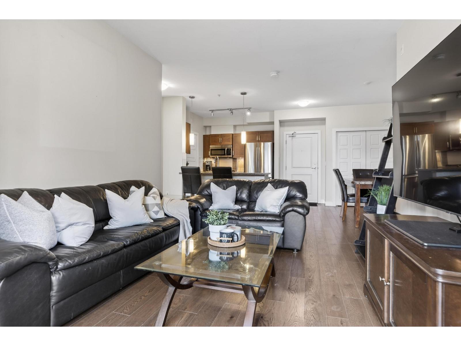 216 20068 FRASER HIGHWAY, Langley