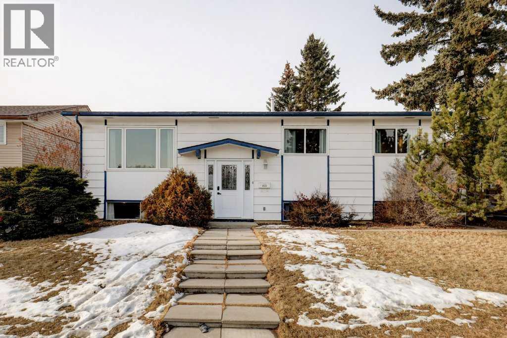 3823 49 Street NE, Calgary, Alberta